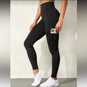 SHEIN || NWOT Flap Pocket Wideband Cargo Leggings (M)